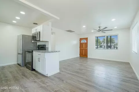 Living - 4532 E 16th St, Tucson, AZ 85711 photo 4 of 5