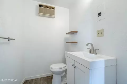 Bath - 4532 E 16th St, Tucson, AZ 85711 photo 2 of 2