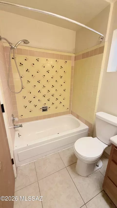 Bath - 400 E 34th St, Tucson, AZ 85713 photo 2 of 2