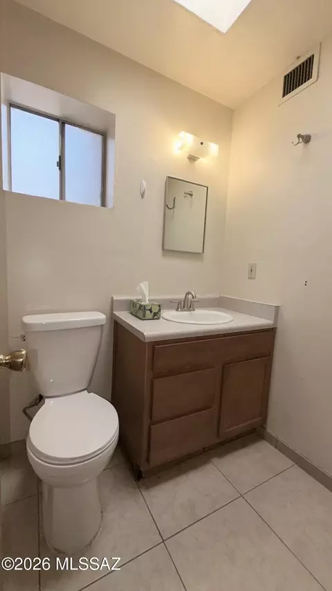 Bath - 400 E 34th St, Tucson, AZ 85713 photo 1 of 2