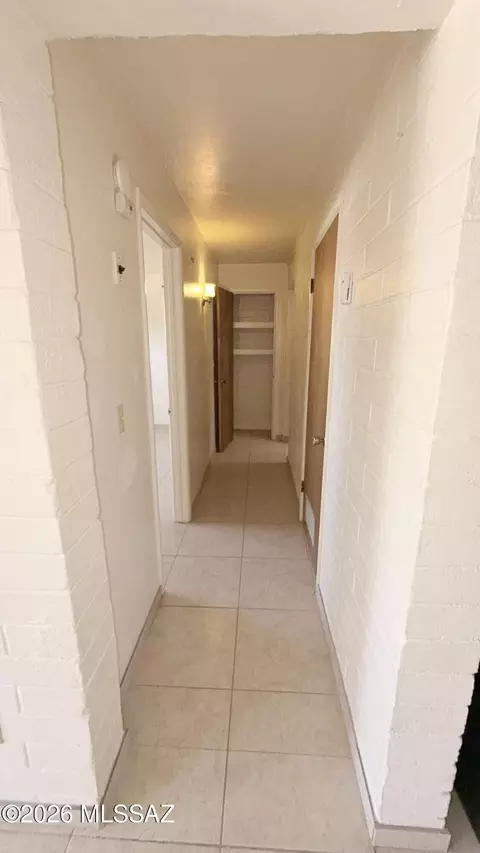 Entry Way - 400 E 34th St, Tucson, AZ 85713 photo 1 of 1