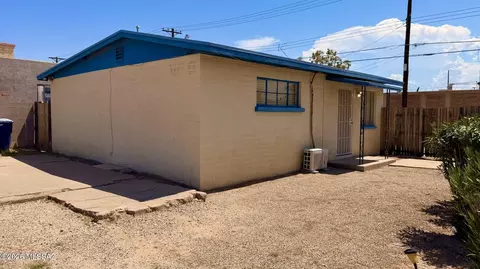 Exterior - 400 E 34th St, Tucson, AZ 85713 photo 1 of 2