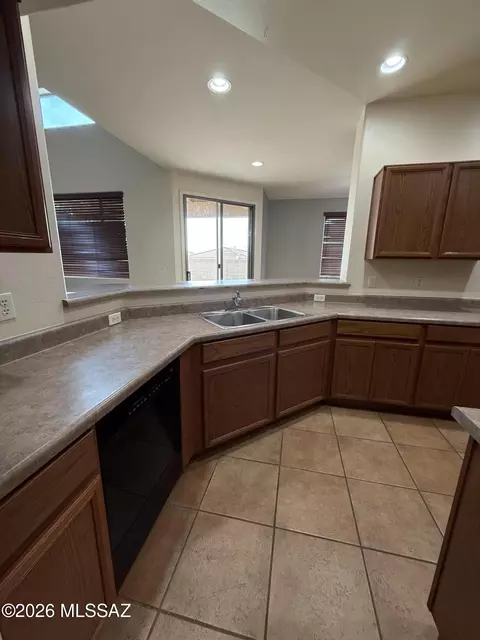 Kitchen - 625 E Painted Pueblo Dr, Vail, AZ 85641 photo 1 of 2