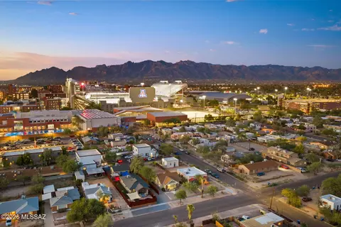 View/Area - 1445 E 8th St, Tucson, AZ 85719 photo 1 of 5