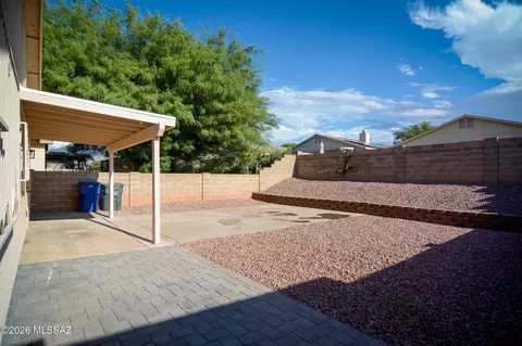 Exterior - 10168 E Rincon Shadows Dr, Tucson, AZ 85748 photo 4 of 5