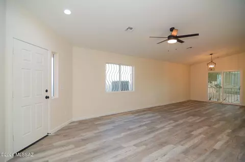 Living - 10168 E Rincon Shadows Dr, Tucson, AZ 85748 photo 2 of 2