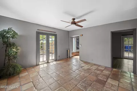 Living - 2931 Edison St, Tucson, AZ 85716 photo 3 of 4