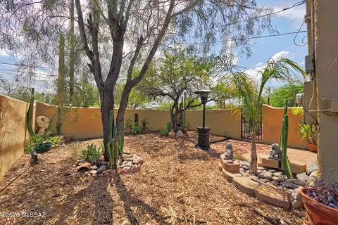 Exterior - 2931 Edison St, Tucson, AZ 85716 photo 4 of 21