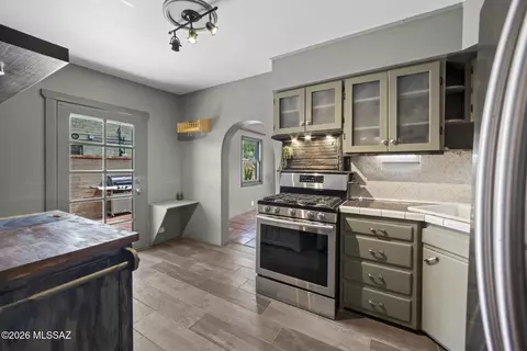 Kitchen - 2931 Edison St, Tucson, AZ 85716 photo 2 of 5