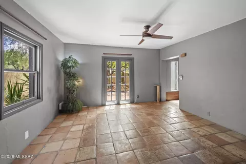 Living - 2931 Edison St, Tucson, AZ 85716 photo 1 of 4