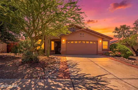 2514 E Petroglyph Ln, Oro Valley, AZ 85755
