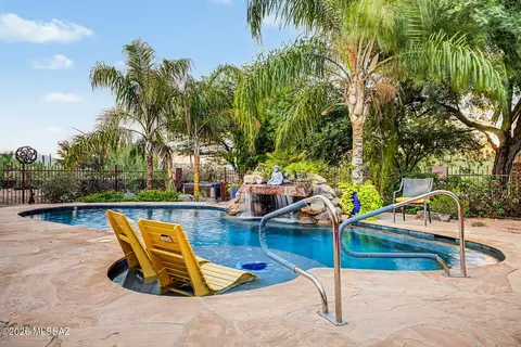 8831 N Rasmussen Ave, Tucson, AZ 85742