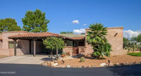 735 W Camino Del Poso, Green Valley, AZ 85614