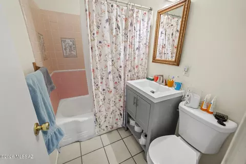 Bath - 1141 E Smoot, Tucson, AZ 85719 photo 1 of 3