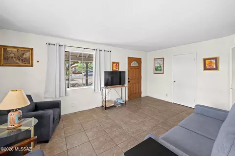 Living - 1141 E Smoot, Tucson, AZ 85719 photo 2 of 4