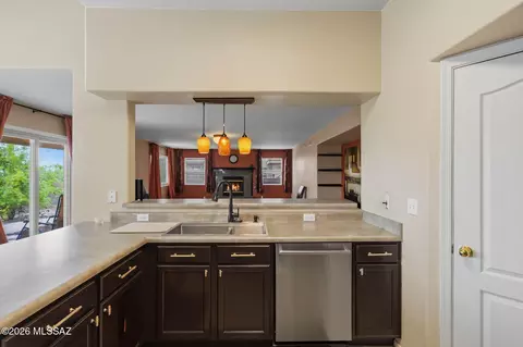 Kitchen - 10248 E Buffaloberry Loop, Tucson, AZ 85748 photo 3 of 7