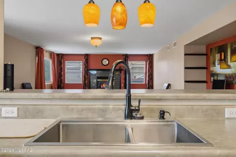 Kitchen - 10248 E Buffaloberry Loop, Tucson, AZ 85748 photo 4 of 7