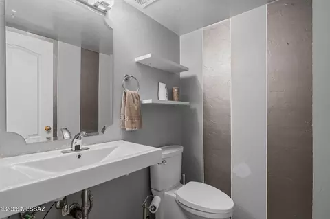 Bath - 10248 E Buffaloberry Loop, Tucson, AZ 85748 photo 1 of 4