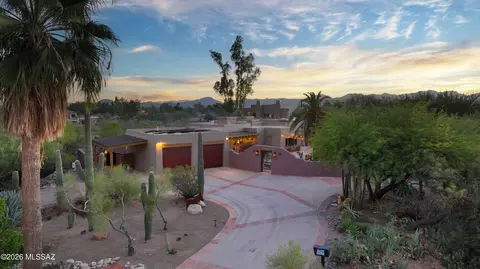5525 N Oracle Rd, Tucson, AZ 85704