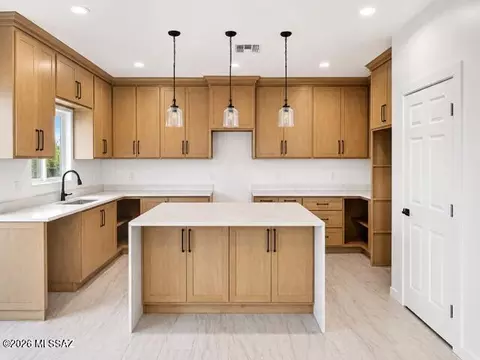 5881 N Placita Loma Antigua, Tucson, AZ 85741