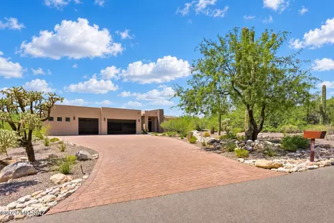 6701 N Montezuma Dr, Tucson, AZ 85718
