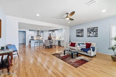 8158 N Circulo El Palmito, Tucson, AZ 85704