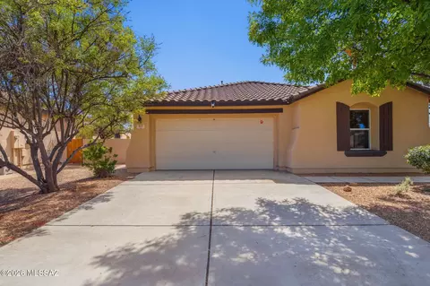 57 W Calle La Bolita, Sahuarita, AZ 85629