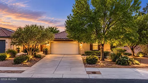57 W Calle La Bolita, Sahuarita, AZ 85629
