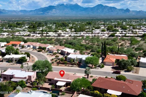 850 W Belltower Dr, Green Valley, AZ 85614