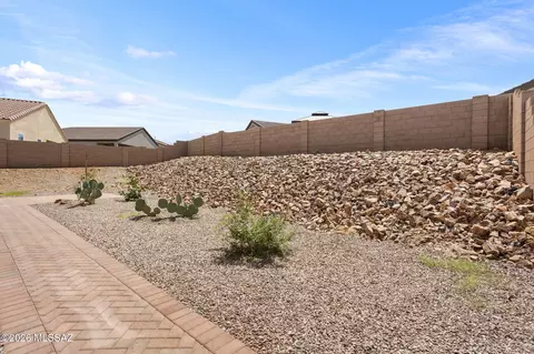 Exterior - 942 S Grantham Ave, Vail, AZ 85641 photo 6 of 7
