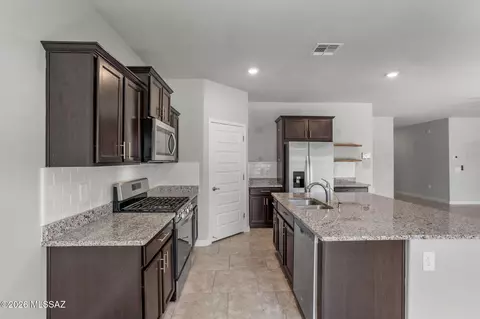 Other - 942 S Grantham Ave, Vail, AZ 85641 photo 1 of 15