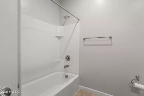 Bath - 942 S Grantham Ave, Vail, AZ 85641 photo 1 of 1