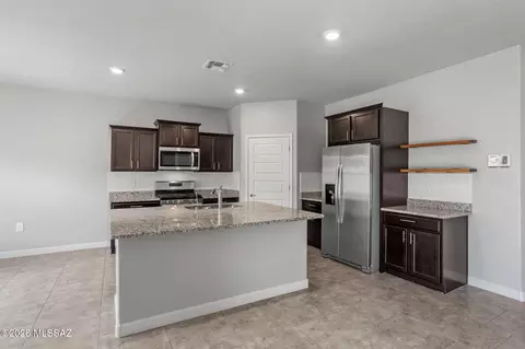Kitchen - 942 S Grantham Ave, Vail, AZ 85641 photo 3 of 4