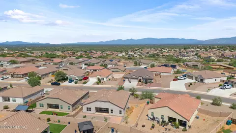 View/Area - 942 S Grantham Ave, Vail, AZ 85641 photo 5 of 8