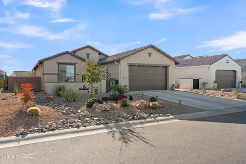 1350 E Claystone Dr, Green Valley, AZ 85614