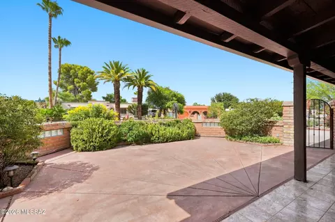 218 E Las Milpas, Green Valley, AZ 85614