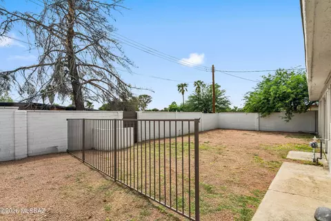 Exterior - 7438 E 25th St, Tucson, AZ 85710 photo 6 of 6