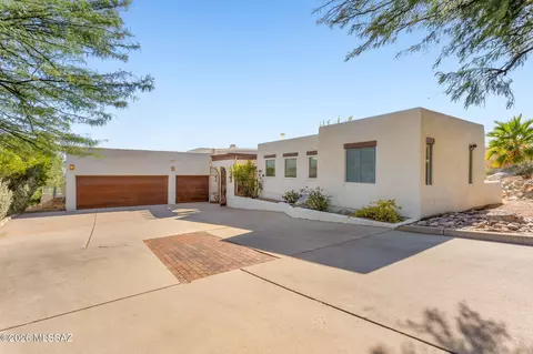 6420 N Regal Manor Dr, Tucson, AZ 85750