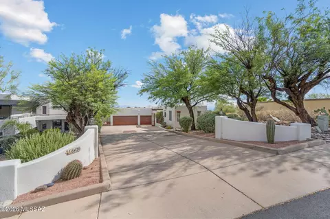 6420 N Regal Manor Dr, Tucson, AZ 85750