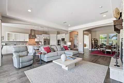 Living - 9915 E Goldsmith Pl, Tucson, AZ 85749 photo 3 of 6