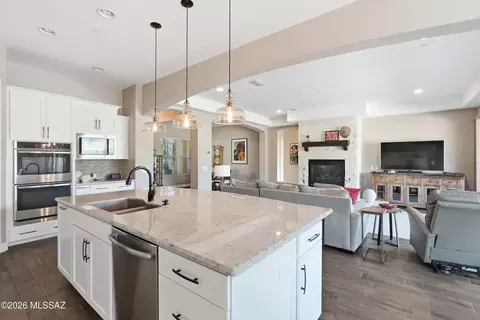 Kitchen - 9915 E Goldsmith Pl, Tucson, AZ 85749 photo 3 of 4