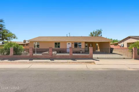 1695 W Calle Guadalajara, Tucson, AZ 85713