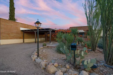 2722 E Avenida De Pueblo, Tucson, AZ 85718