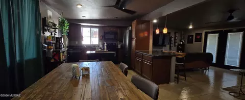 Dining - 7342 E 28th Pl, Tucson, AZ 85710 photo 4 of 5