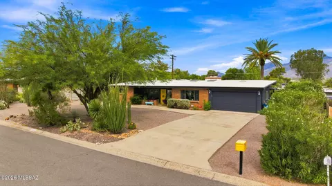6951 E Taos Pl, Tucson, AZ 85715