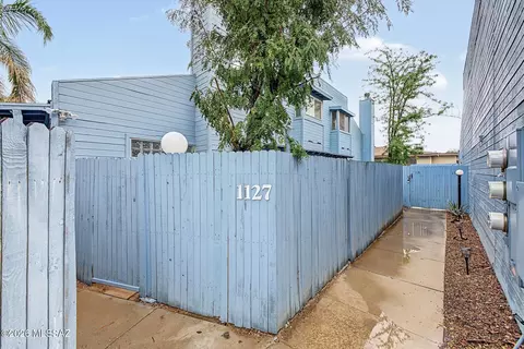 1127 W Roger Rd, Tucson, AZ 85705