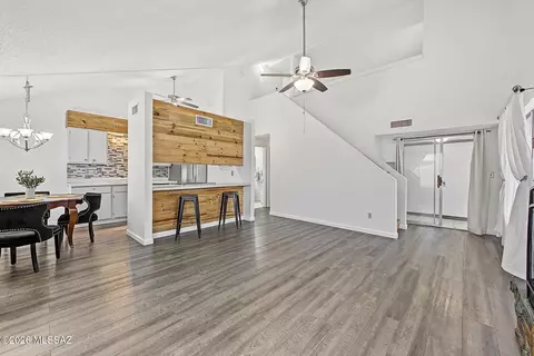1127 W Roger Rd, Tucson, AZ 85705