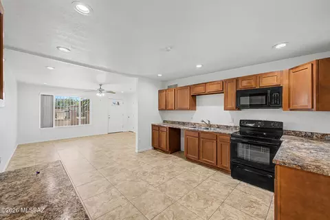 Kitchen - 2111 E Minorka St, Tucson, AZ 85706 photo 3 of 3