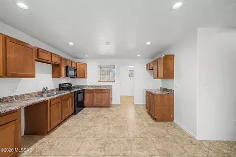 Kitchen - 2111 E Minorka St, Tucson, AZ 85706 photo 2 of 3