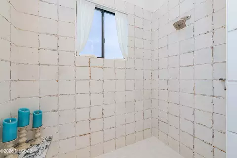 Bath - 15320 E Tumbling L Ranch Pl, Vail, AZ 85641 photo 3 of 9